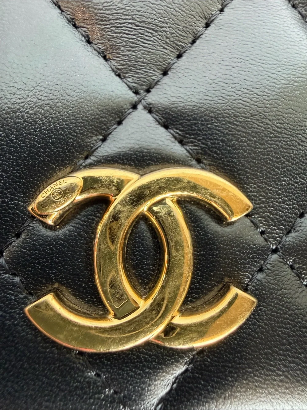 🎉SOLD🎉 CHANEL Black Lambskin WOC Wallet On Chain Gold Hardware GHW Cruise 2023 - Picture 6 of 12